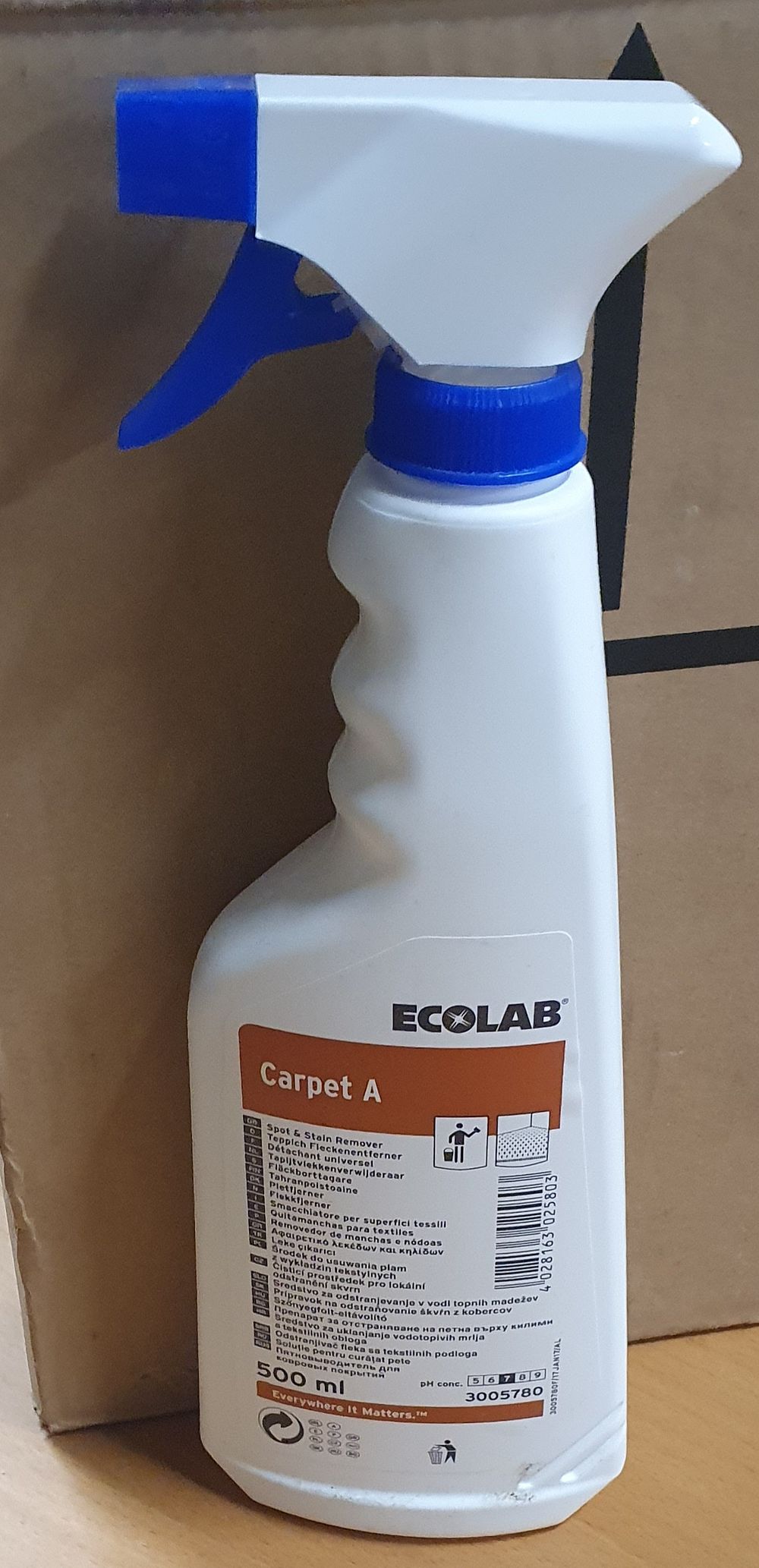 Lot 134: Box of 6 Ecolab spot and stain carpet cleaner