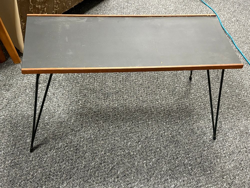 Lot 137: Compact Coffee Table
