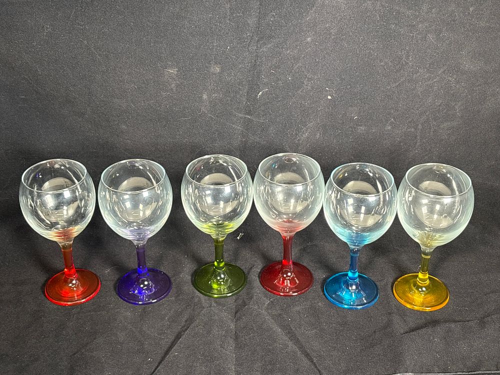 Lot 164: Set of 6 Wine Glasses with Coloured Stems