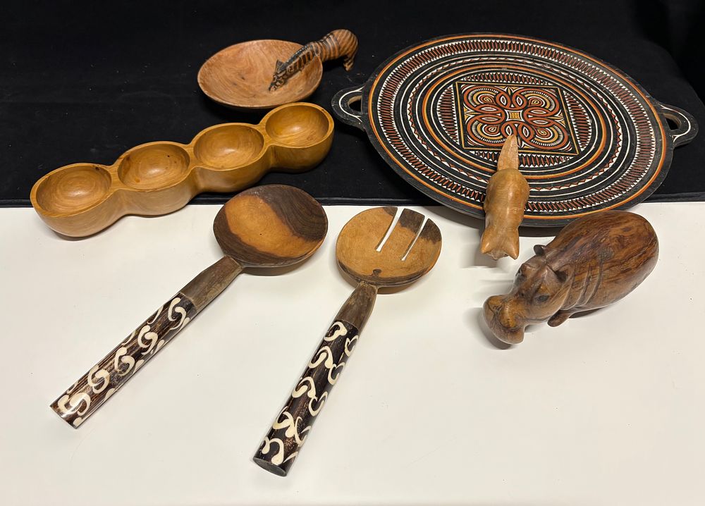 Lot 190: Decorative Treen Selection