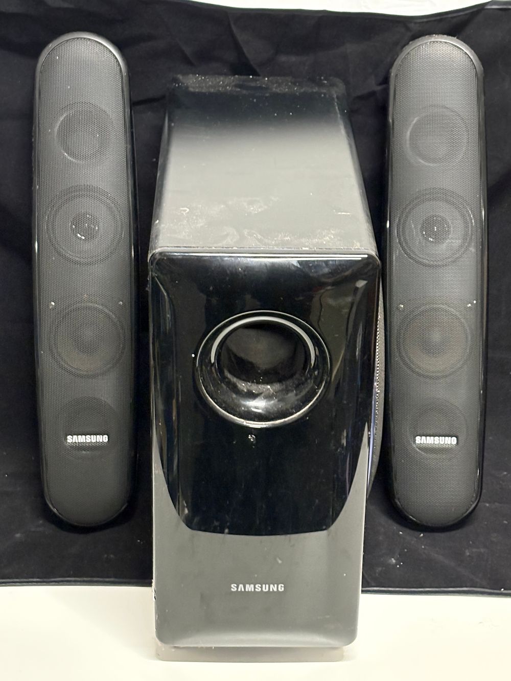 Lot 192: Samsung Speakers