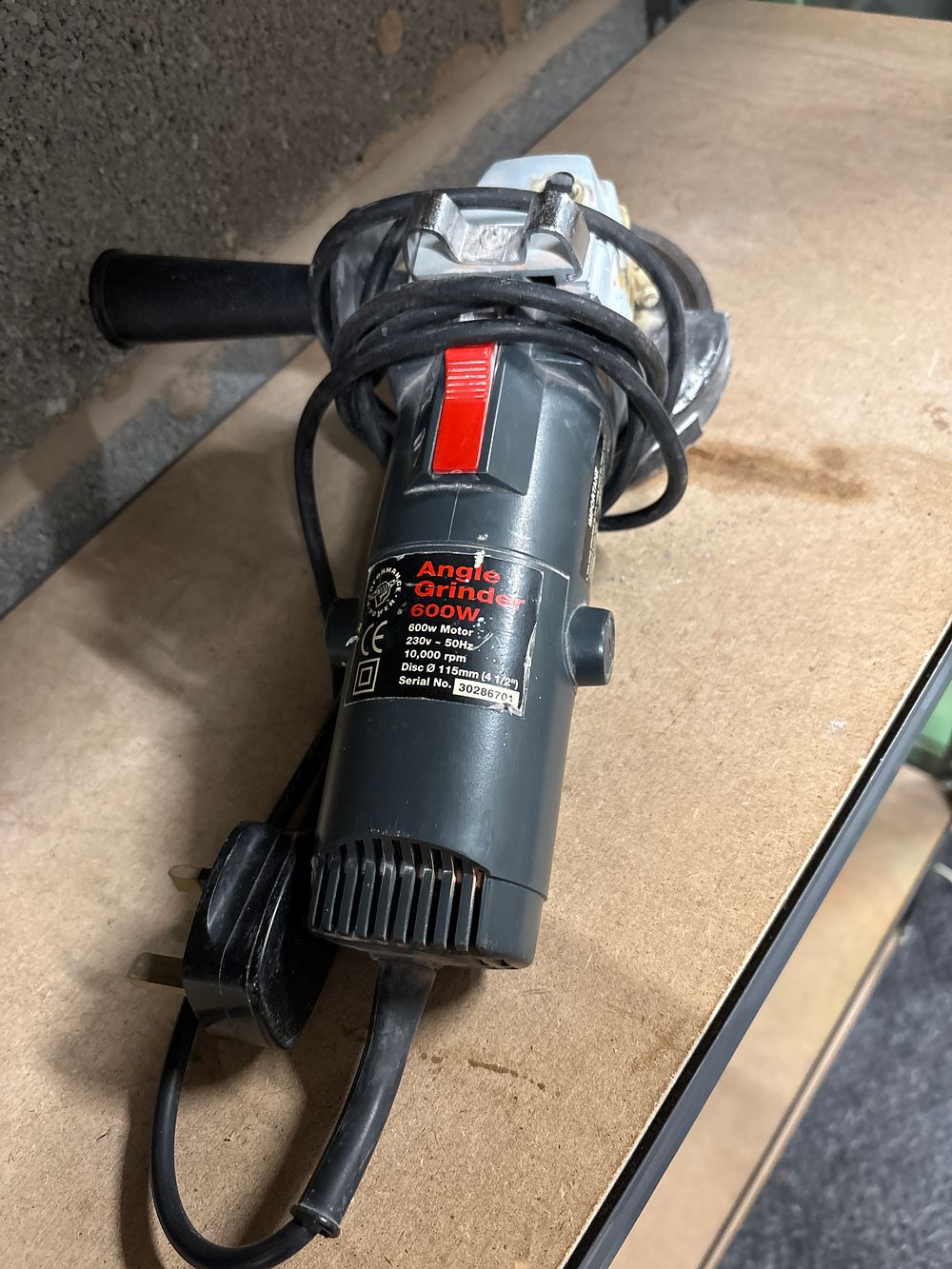 Lot 195: Angle Grinder / Cutter Working