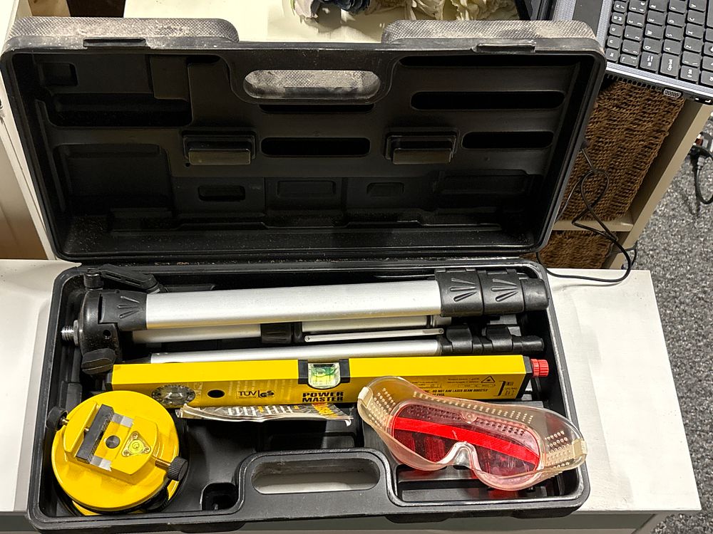 Lot 197: Laser level set
