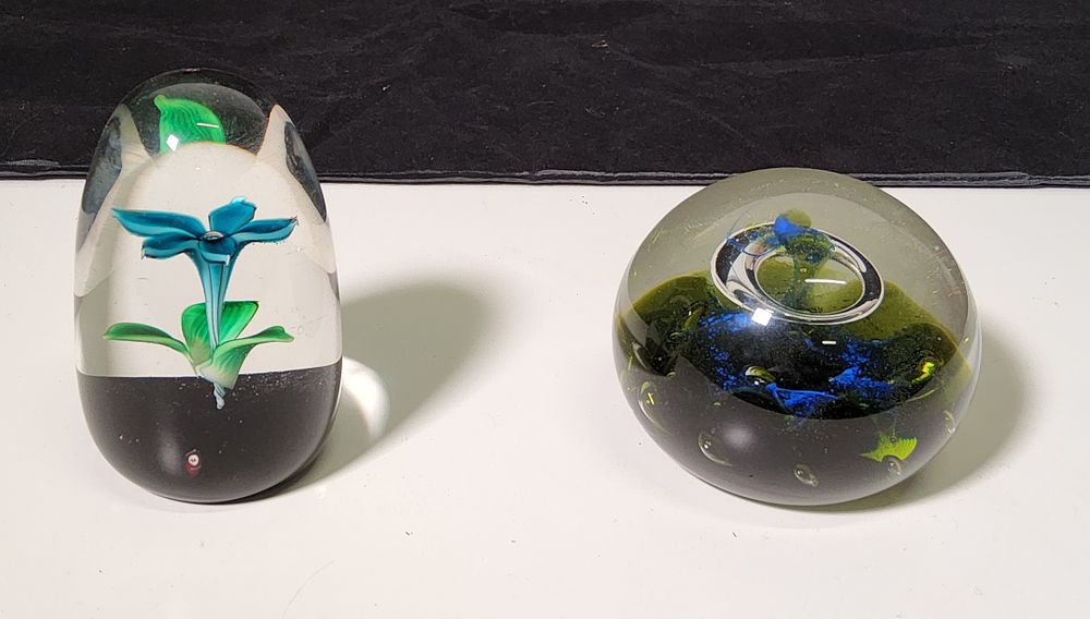 Lot 223: Limited edition Caithness paperwieght plus other