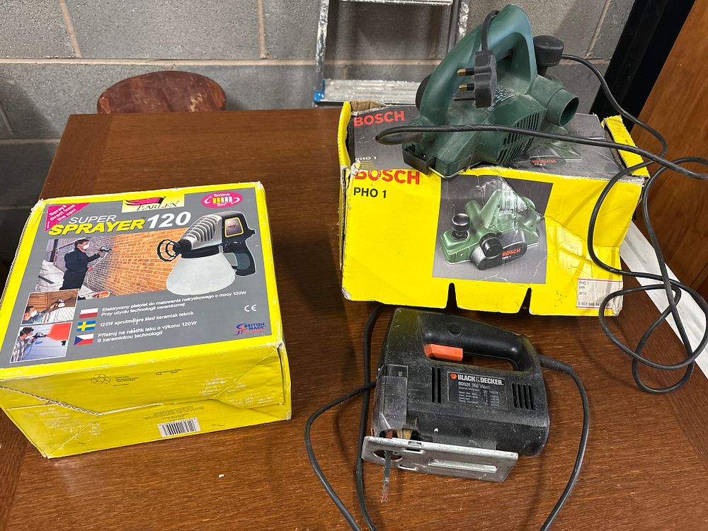 Lot 179a: Bosch Planer, Black and Decker Jigsaw and a Super Sprayer 120