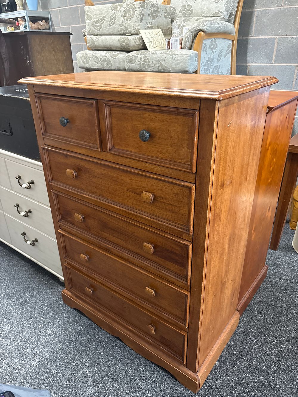 Lot 244: Very tidy Heavy Chest of 6 Drawers