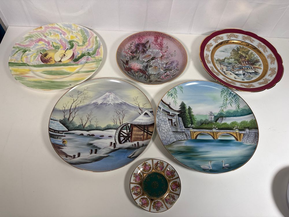 Lot 270: Collectable Plates