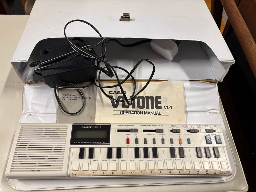 Lot 278: Vintage Casiotone VL Keyboard