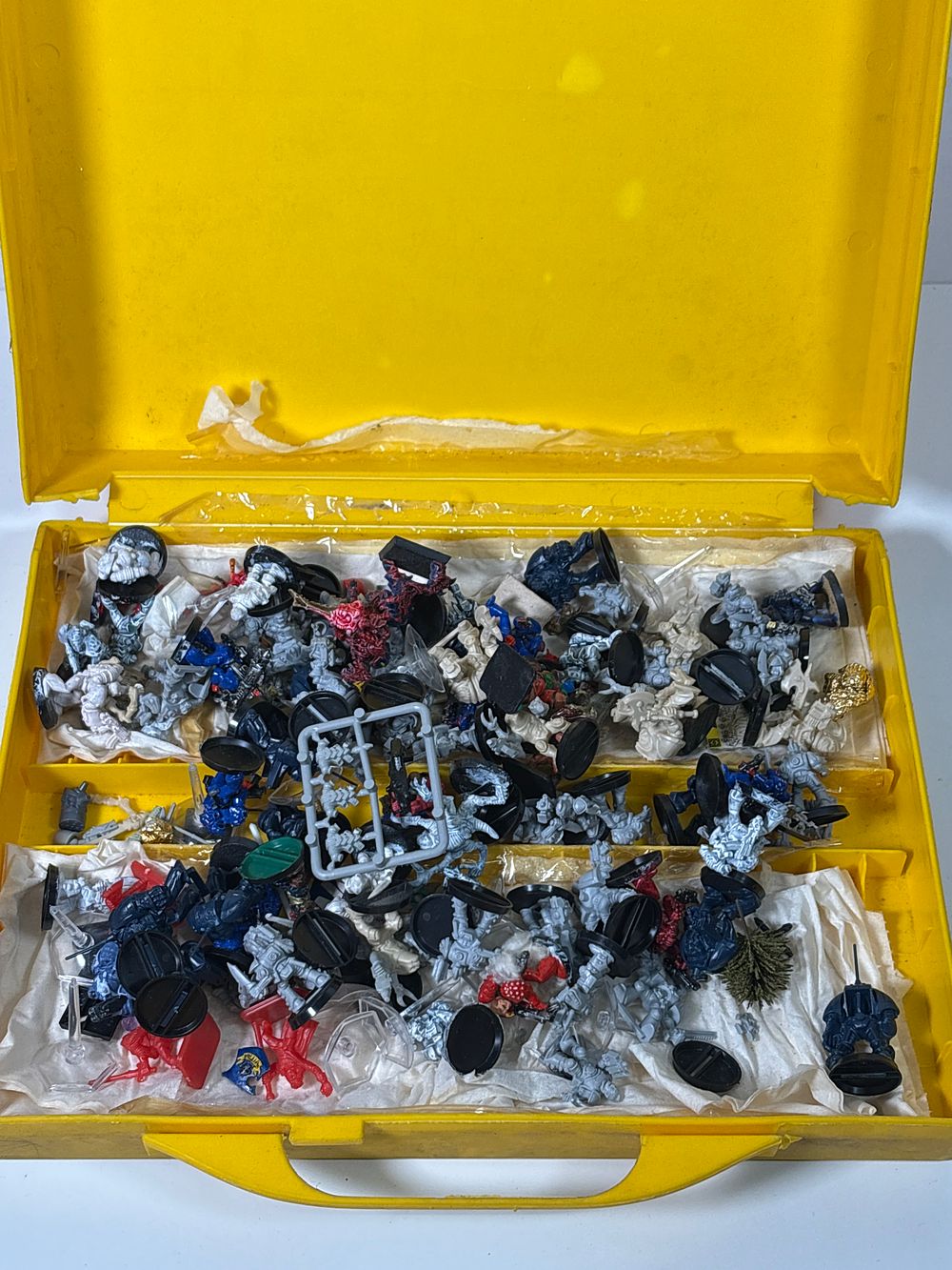 Lot 294a: Case of Plastic Warhammer type Roleplay Figures and bits
