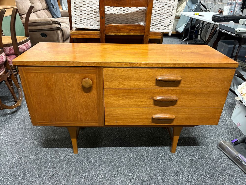 Lot 297: Mid Century Modern Sideboard
