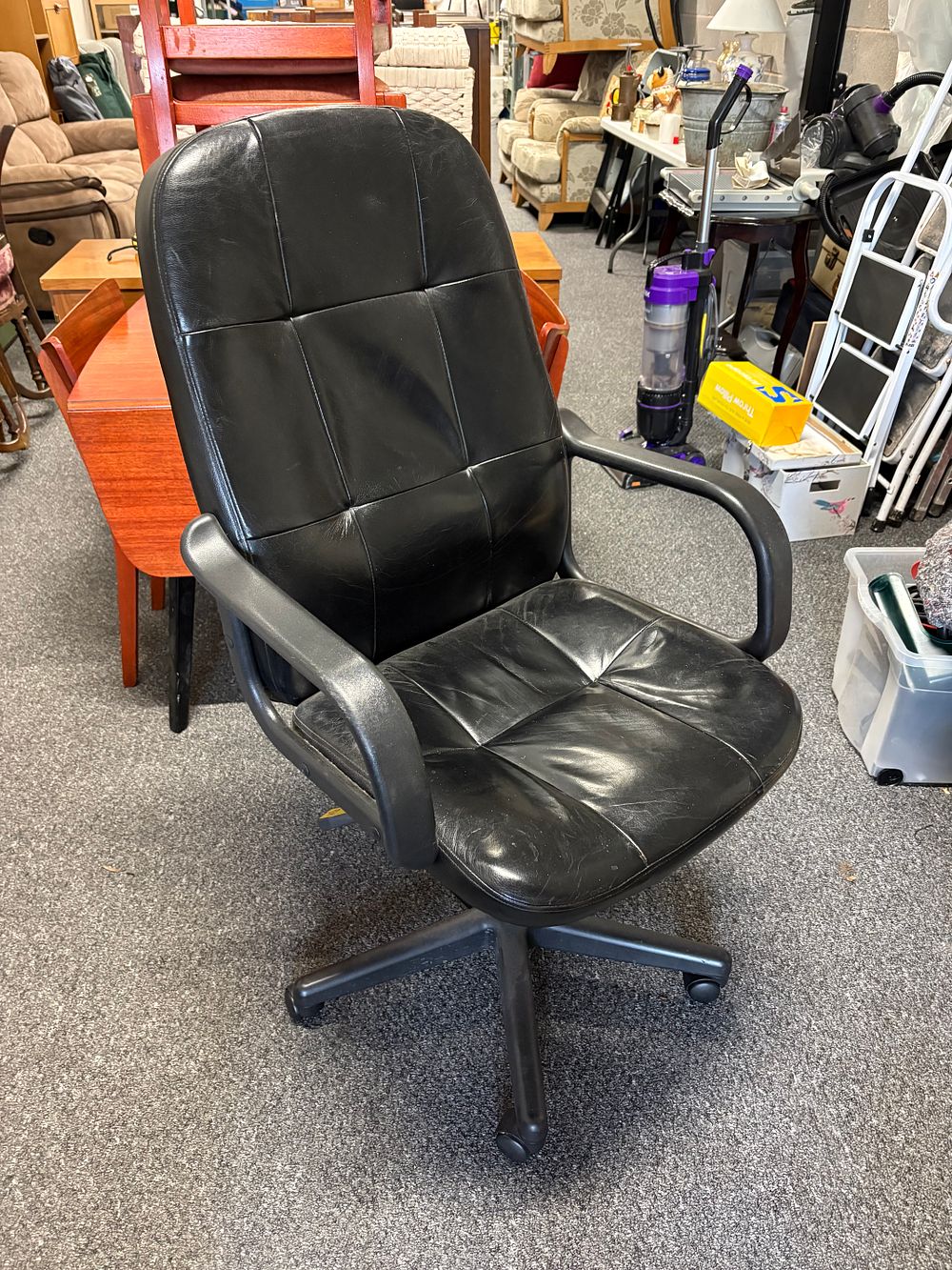 Lot 299: Adjustable swivel chair