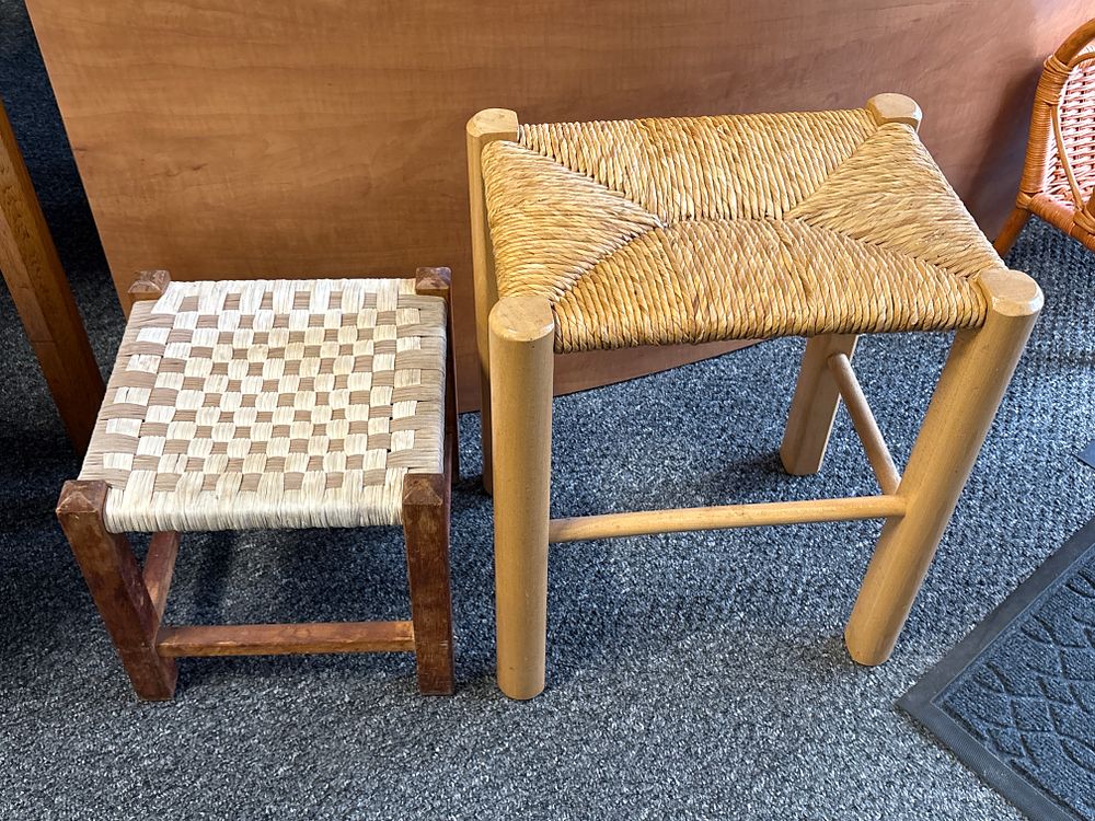 Lot 125b: Two Stools