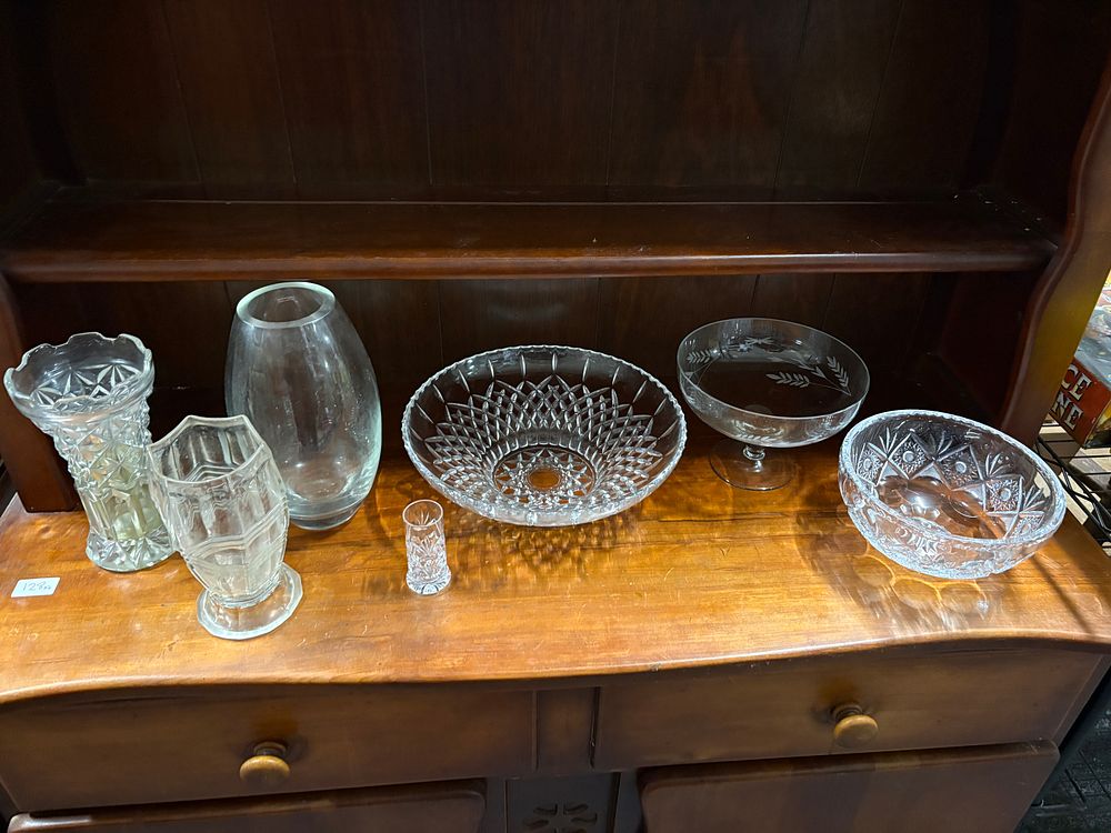 Lot 128b: Selection of Crystal and Glass Items