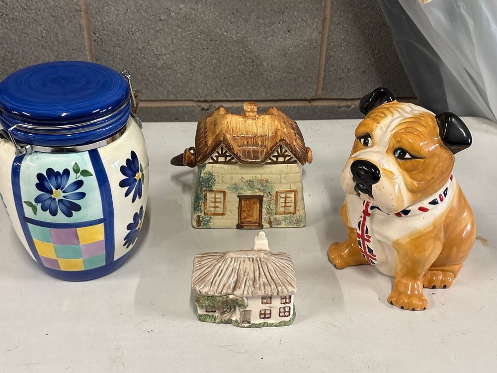 Lot 250b: Four Ceramic Lidded Pots
