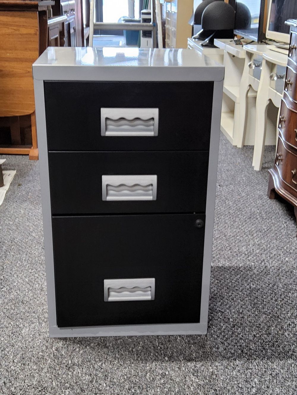Lot 154: Small 3 Drawer filing Cabinet. With keys.