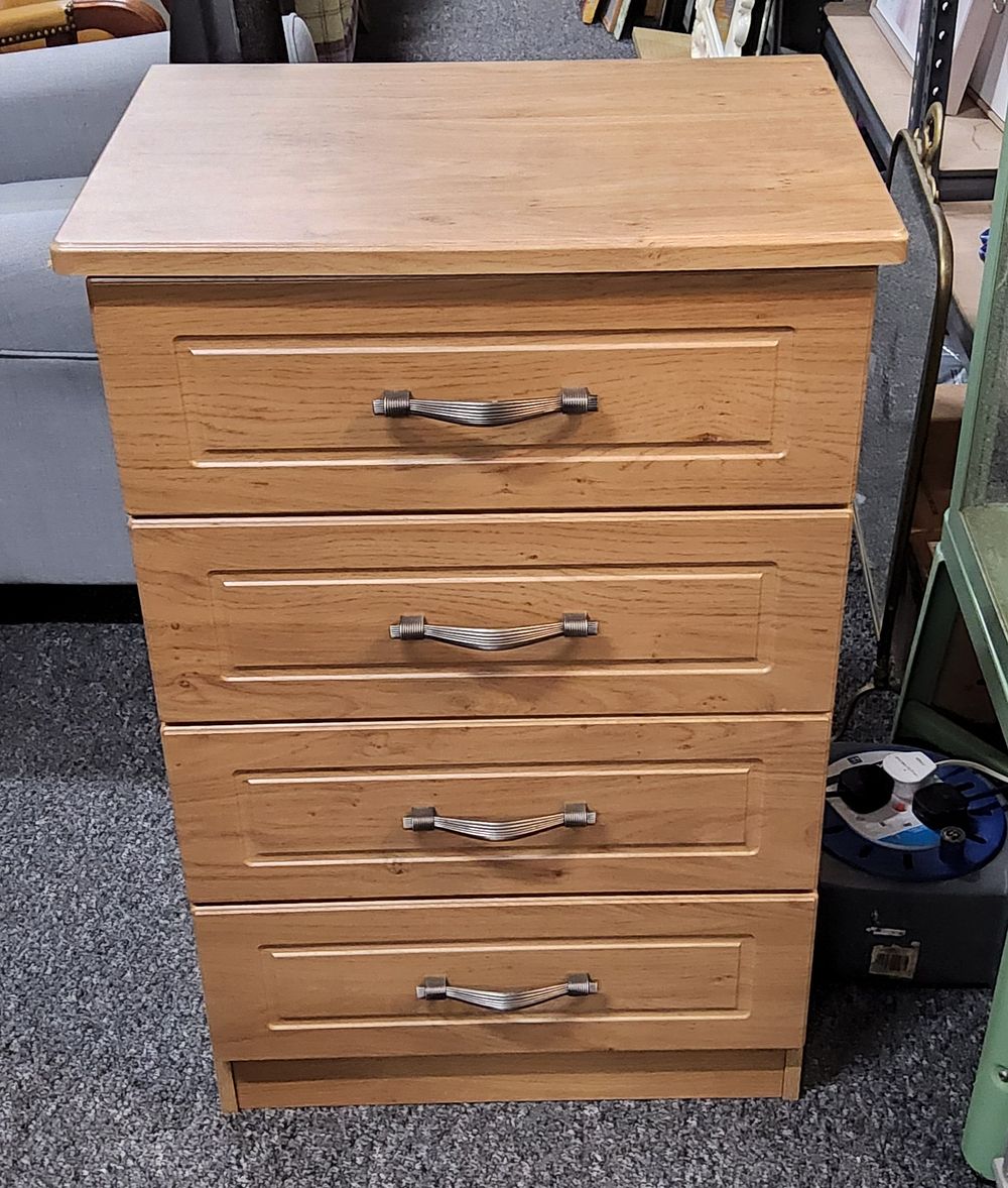 Lot 174: 4 Drawer unit.
