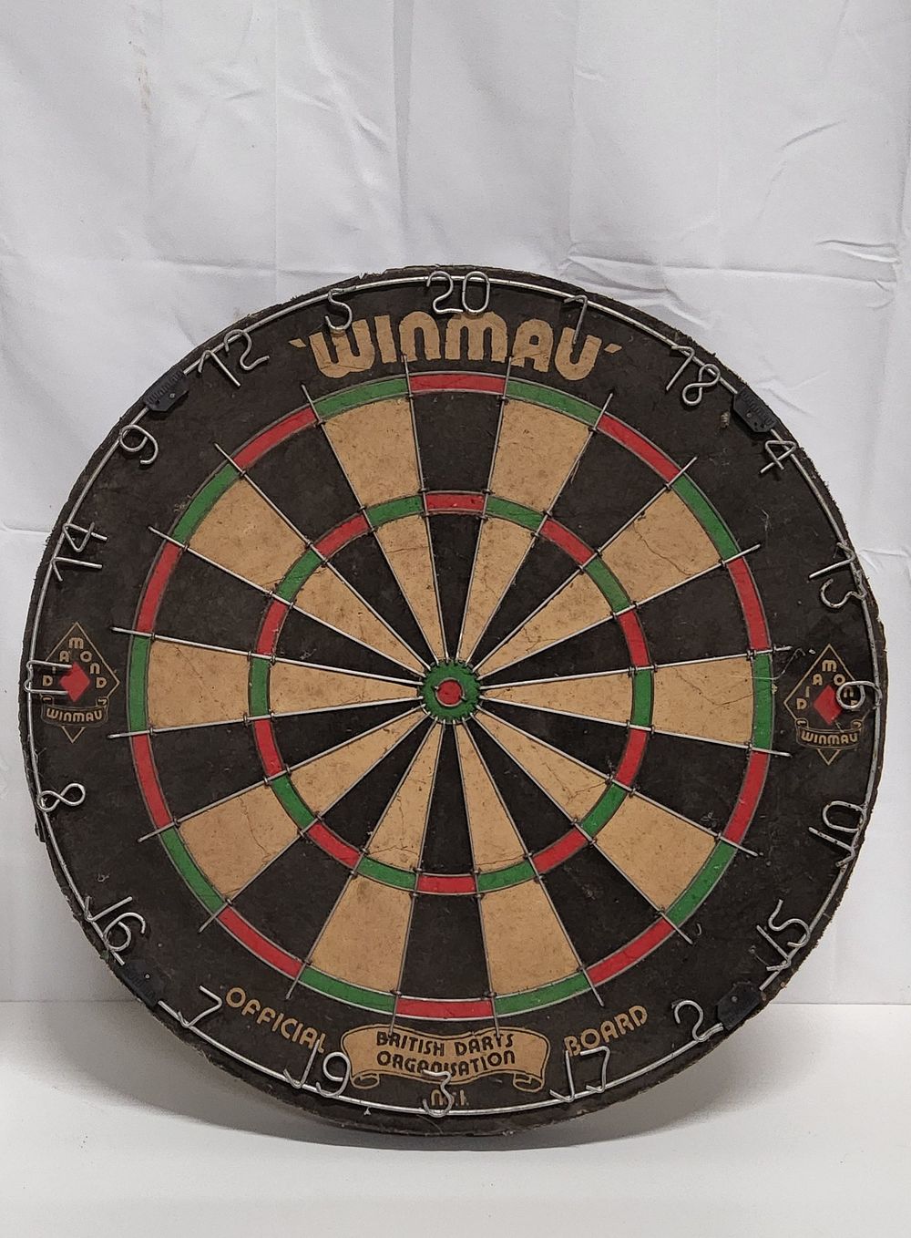 Lot 187a: Standard size Dart board. 18" diameter.