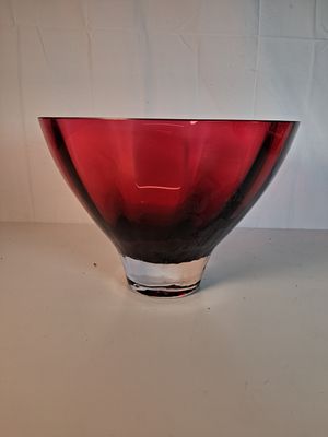 Large Dartington crystal glass bowl. Approx 24 cm diameter 17cm high.