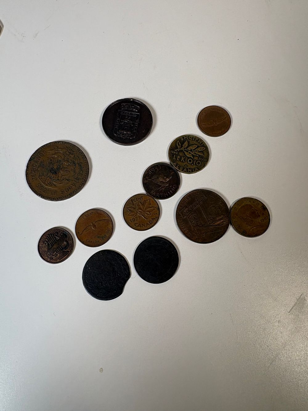 Lot 190: Selection of Coins and medallions