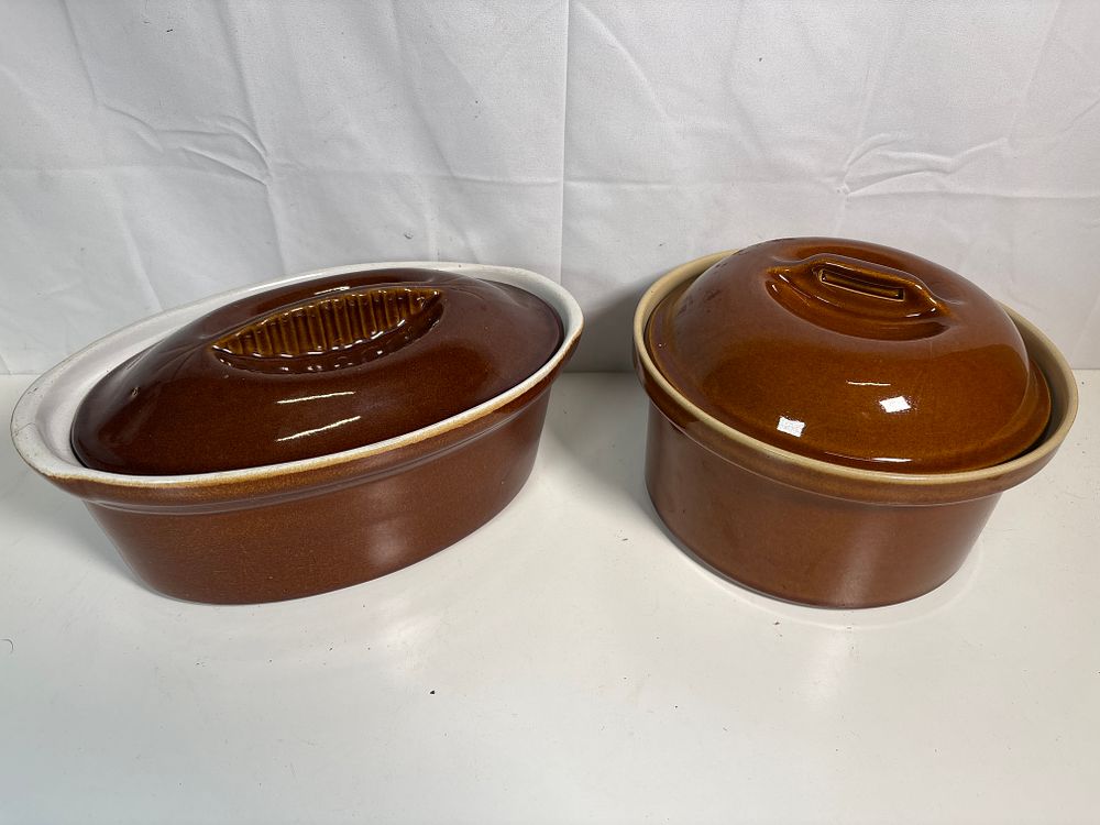 Lot 155: Two Lidded Oven Dishes / Casserole Pots