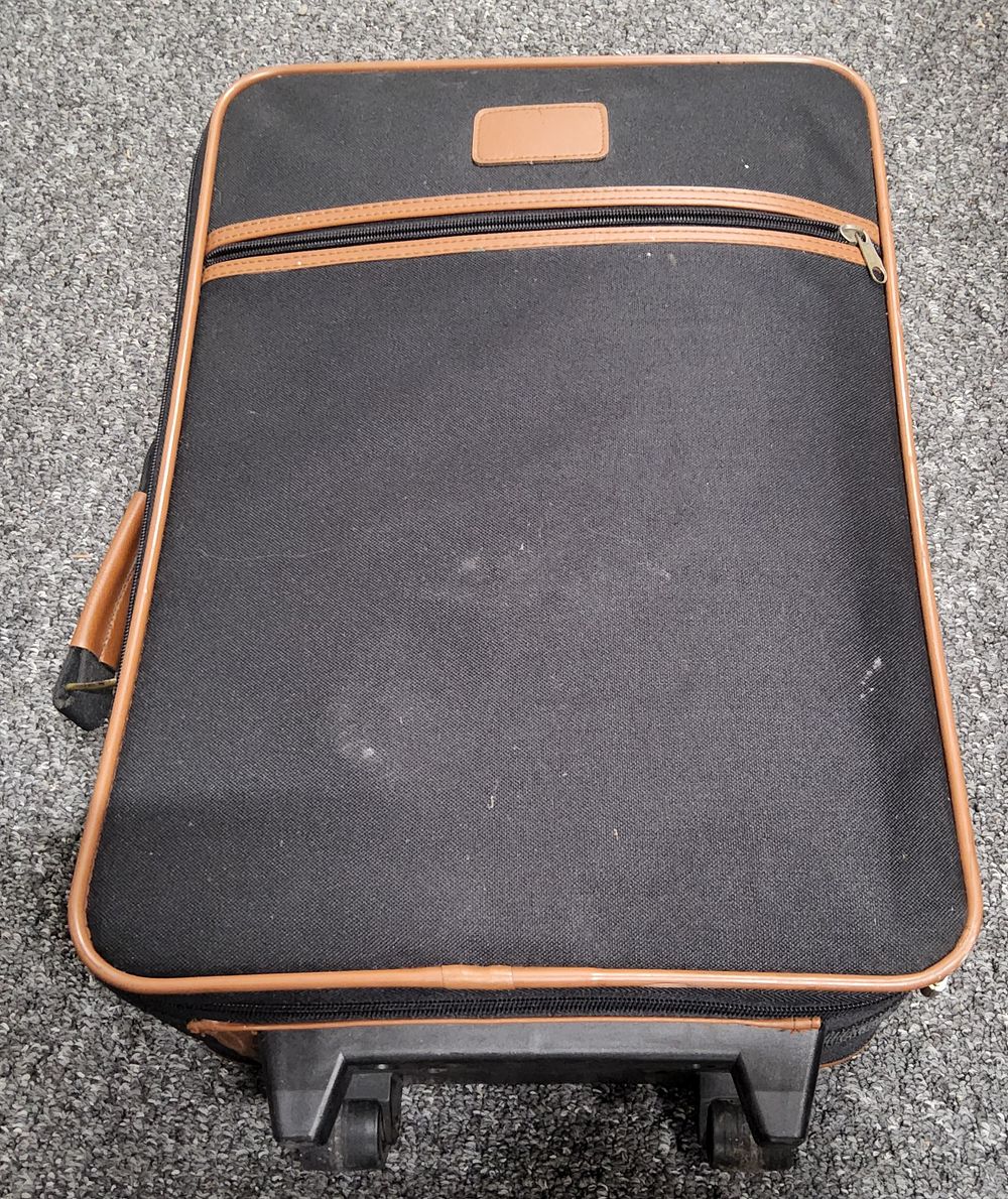 Lot 172: MYSTERYLOT in 3 Cases
As pictured.