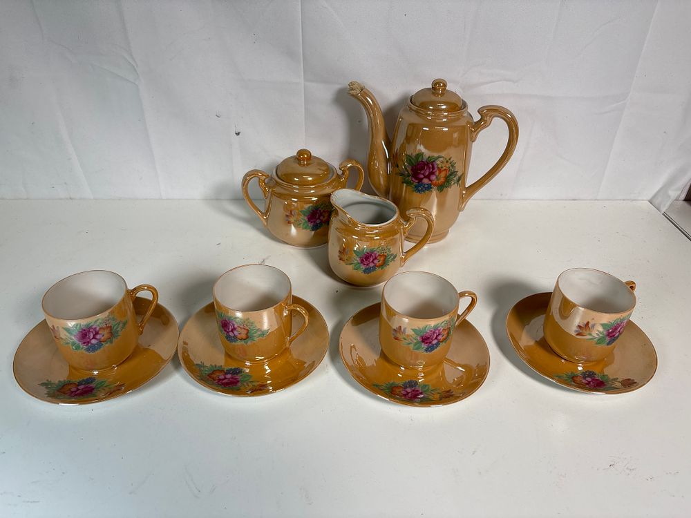 Lot 163: Four serving Vintage Japanese Coffee Set