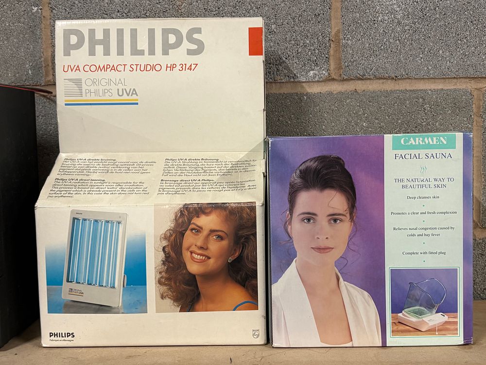 Lot 173: Philips UVA Compact Studio and Carmen Facial Sauna