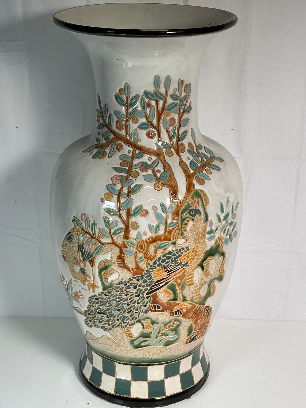 Lot 174: Very Large Oriental Baluster Vase