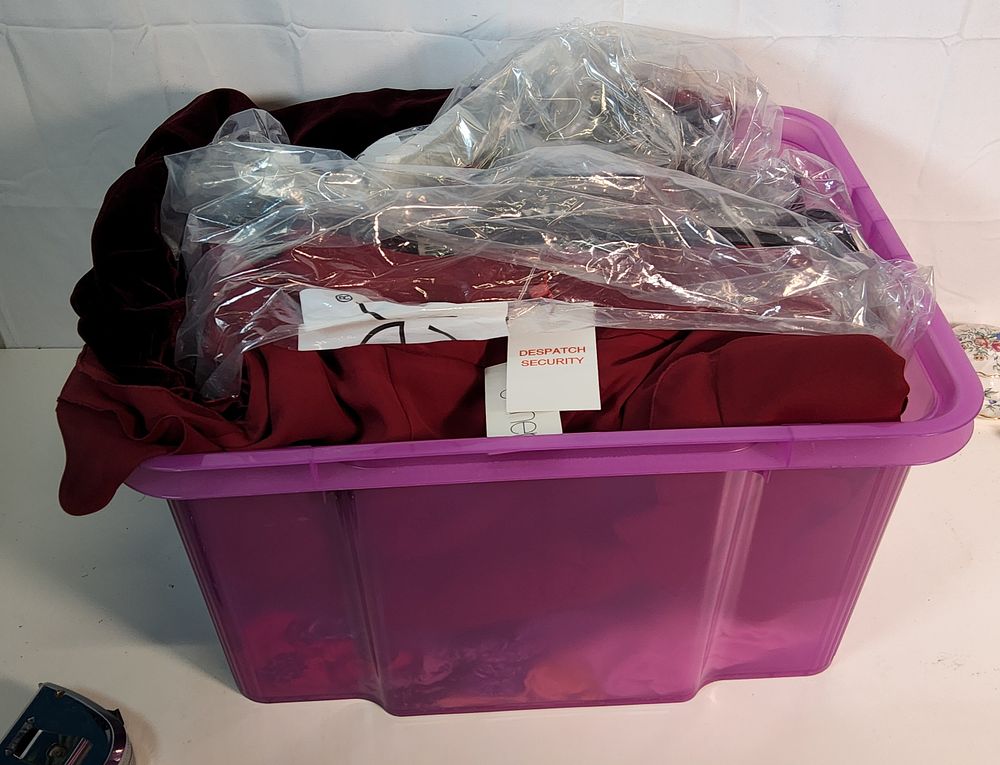 Lot 231: Mixed lot of clothes