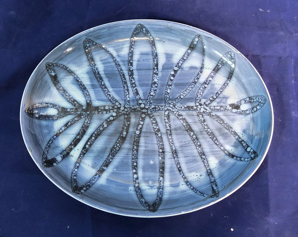 Lot 251: Large vintage abstract serving bowl made of studio pottery by David Sharp
