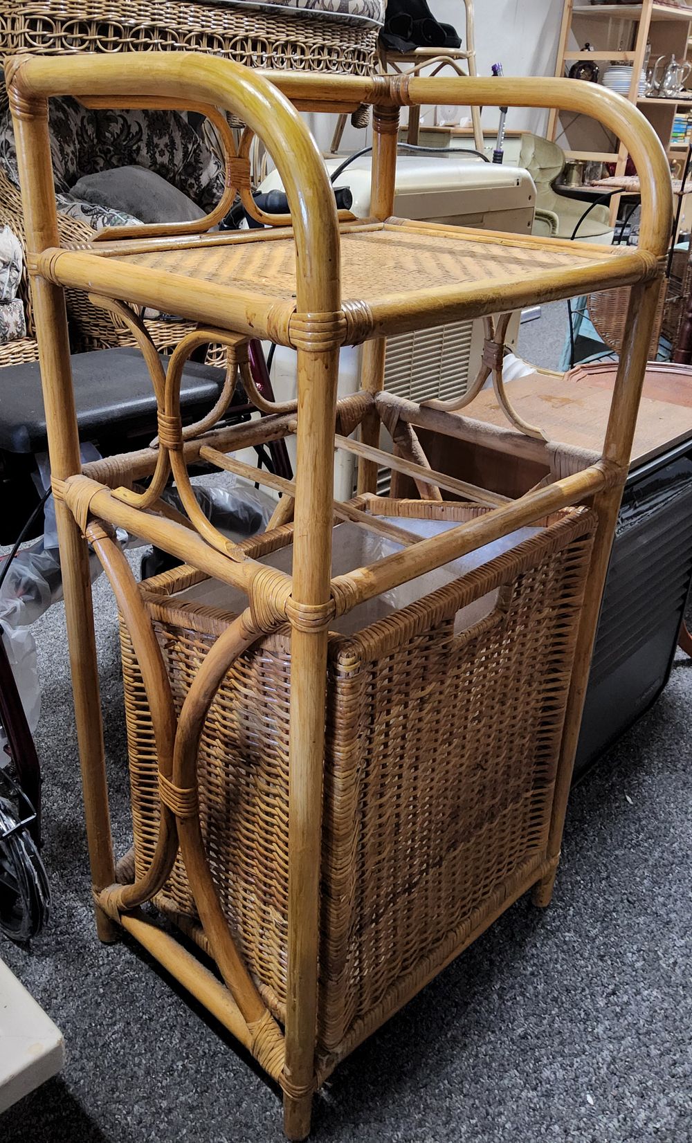 Lot 263: Bamboo bathroom laundry basket.