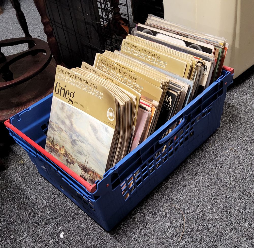 Lot 274: 40+ LP's Various artists, genres.