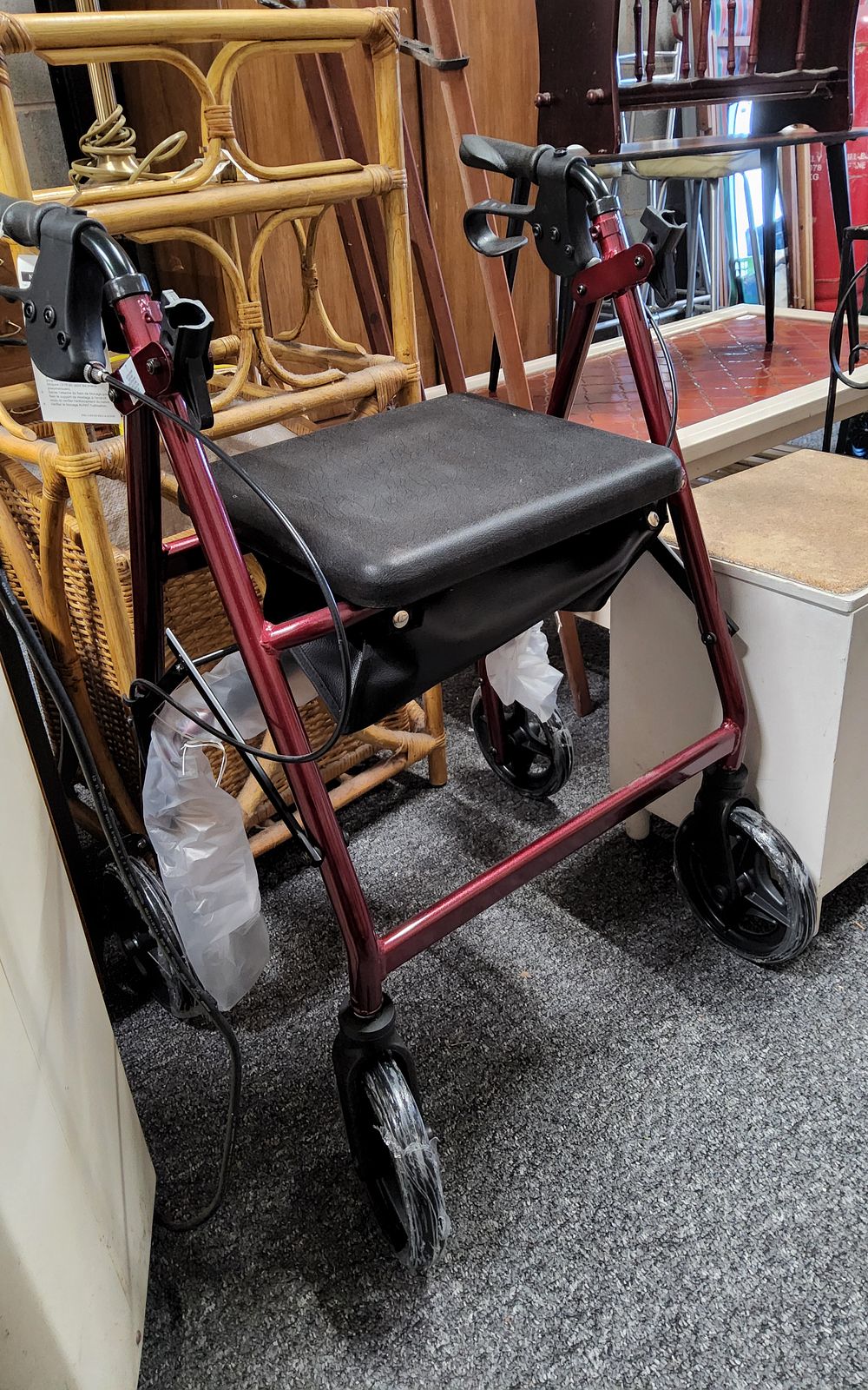Lot 276: Four-wheeled rollator