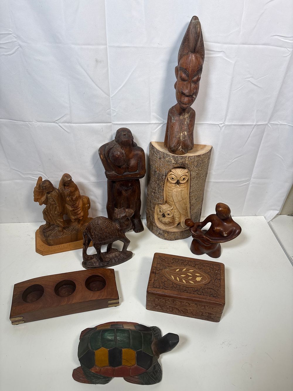 Lot 183: Selection of Treen