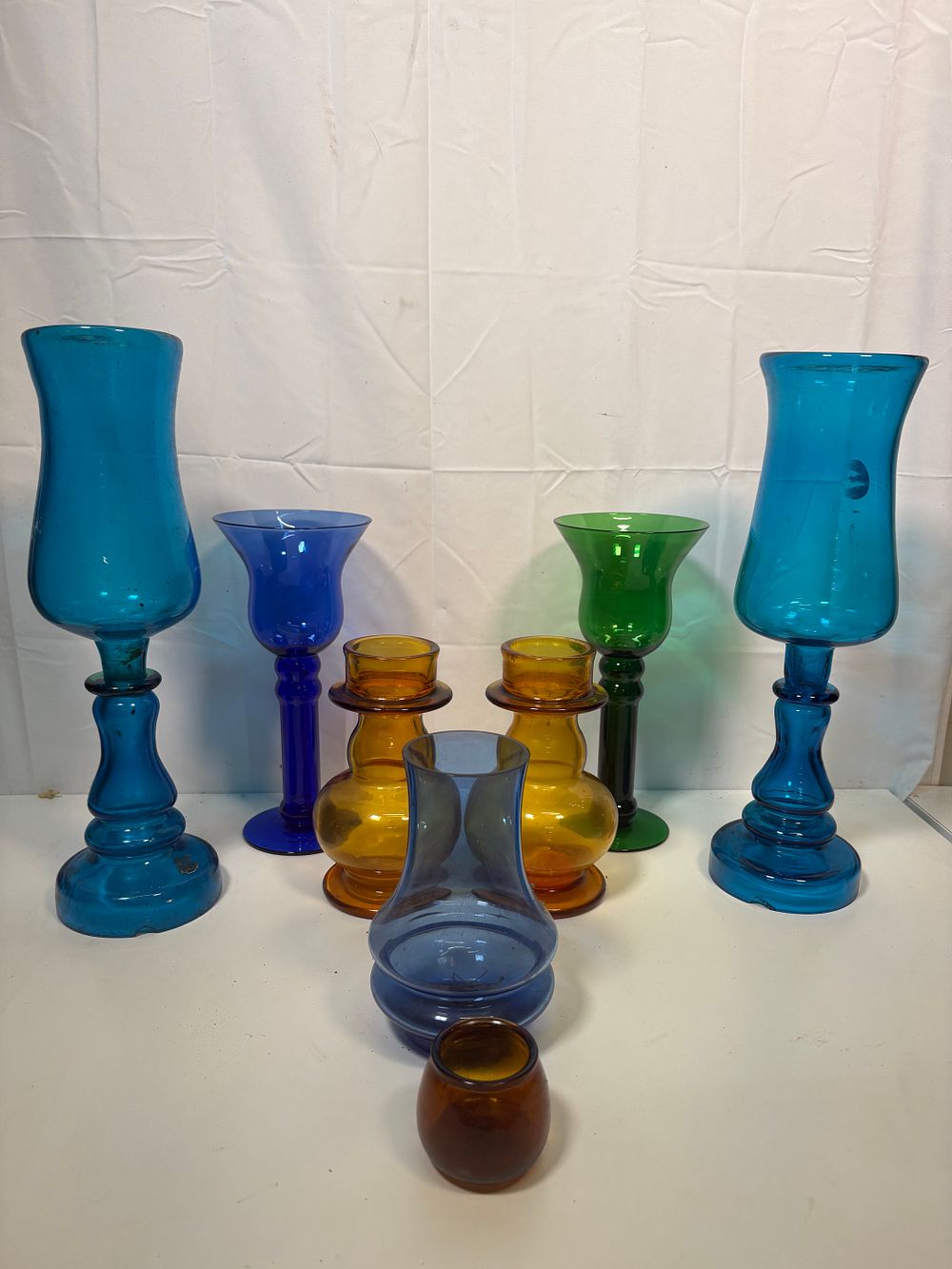 Lot 200: Selection of Coloured Glass