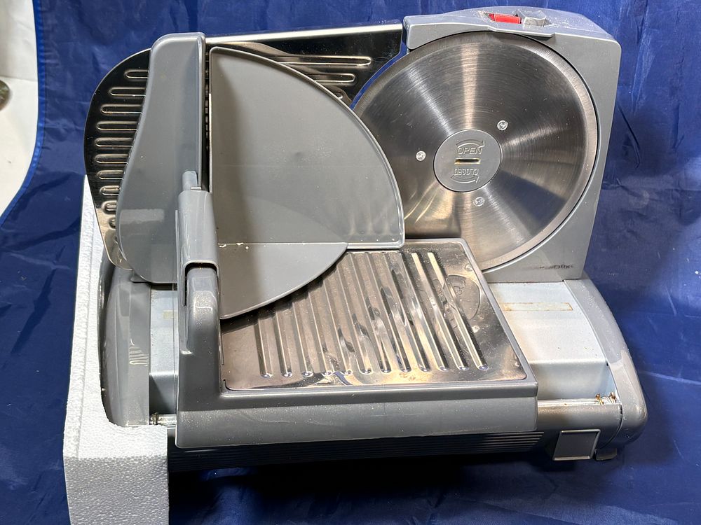 Lot 251: Boxed Cookworks Meat Slicer