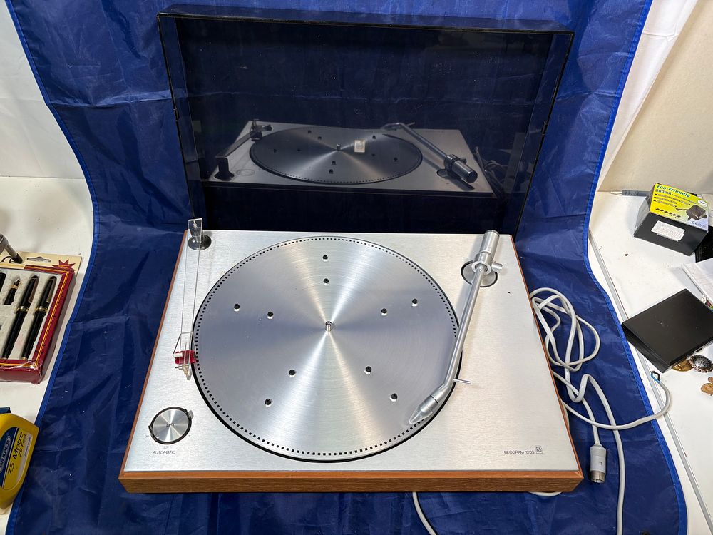 Lot 314: Bang & Olufsen Beogram 1203 record deck . Stylus intact and in good order