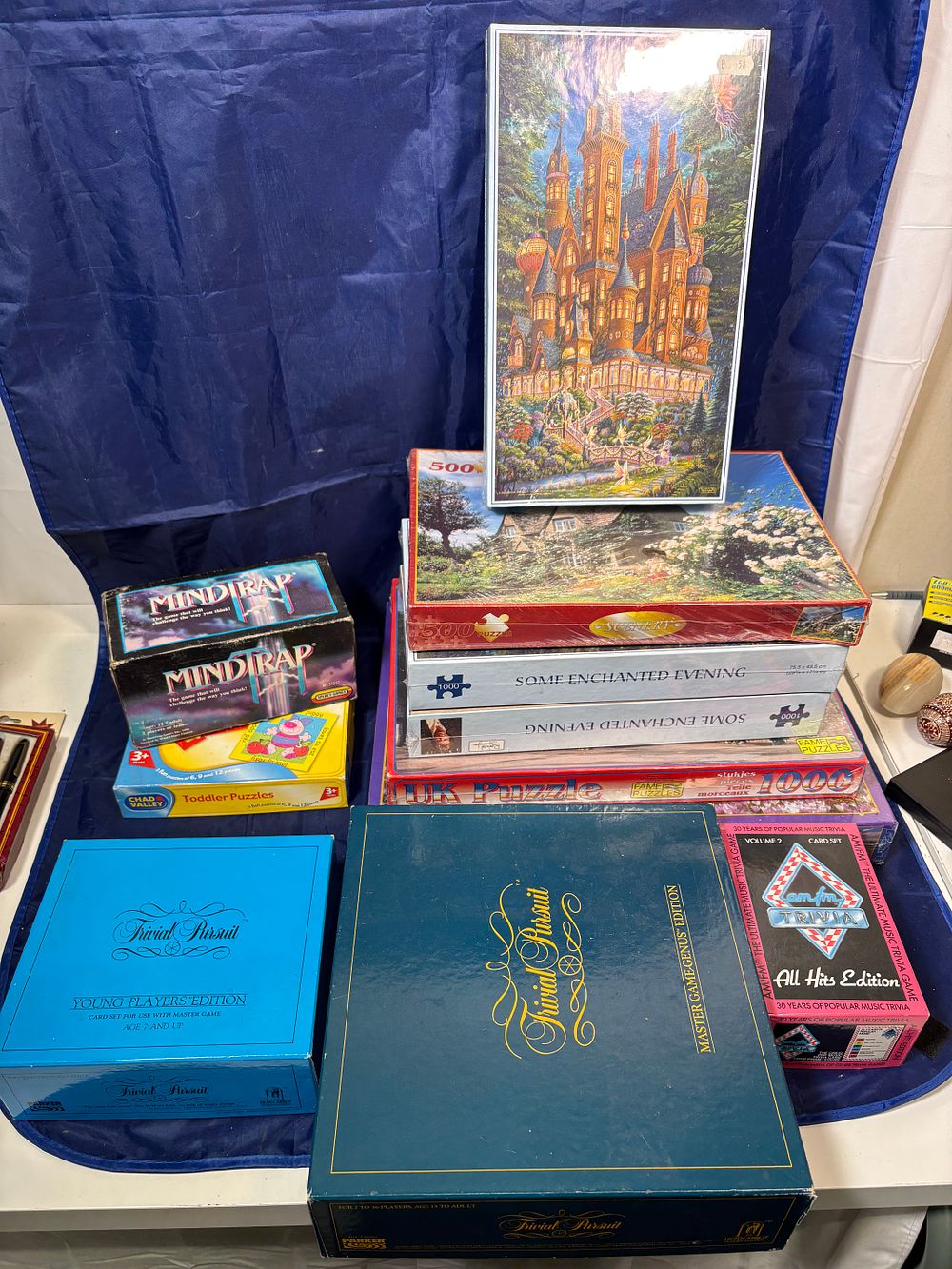 Lot 317: Selection of Games and Sealed Jigsaw Puzzles