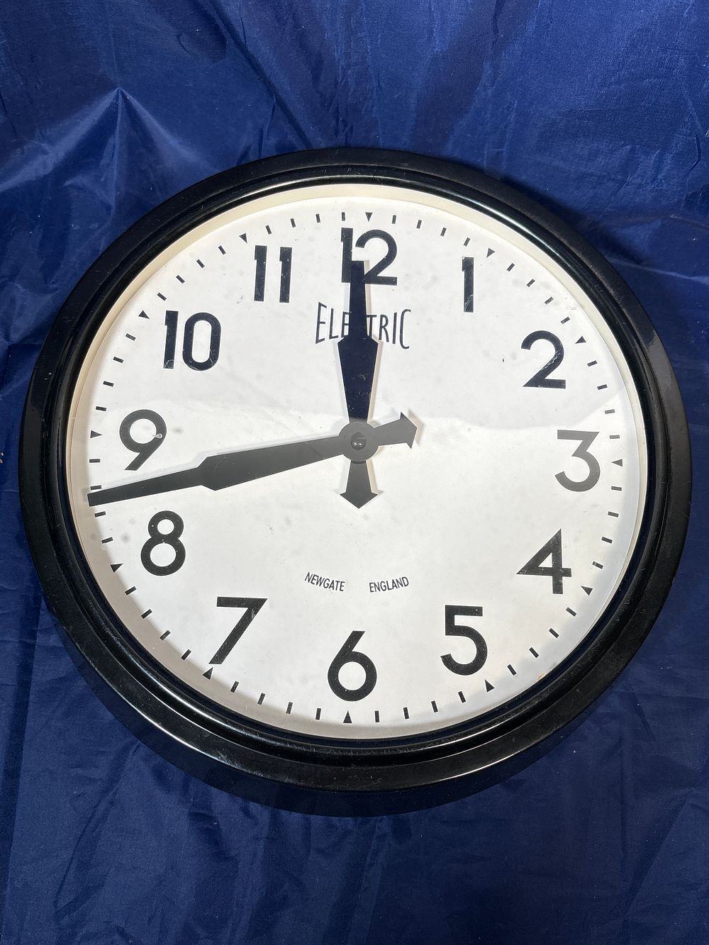 Lot 323: Large Metal Wall Clock