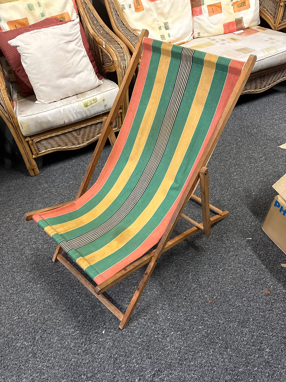 Lot 390: Old Deckchair