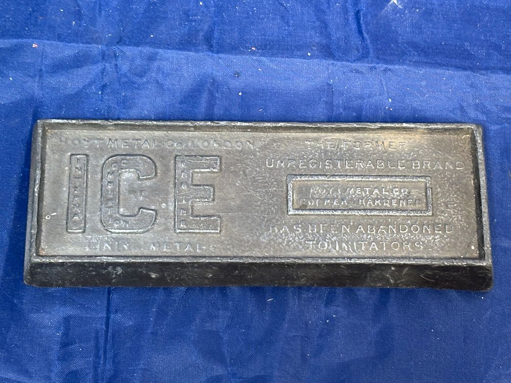 Lot 399: Vintage Bearing Metal Ingot