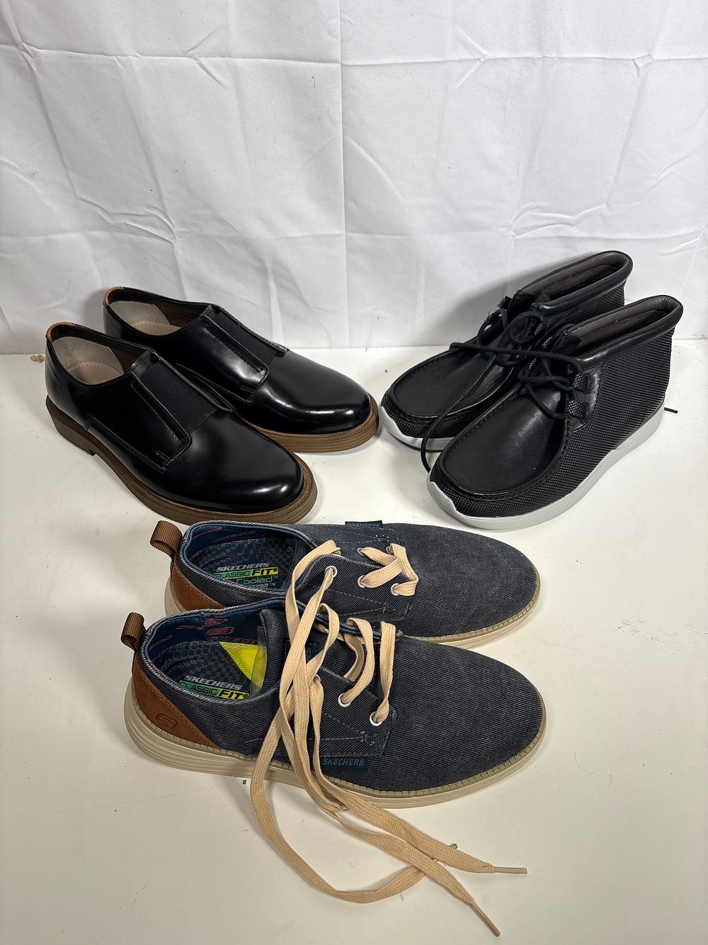 Lot 188: Two Pairs of Clarks Shoes and a Pair of Skechers uk size 6