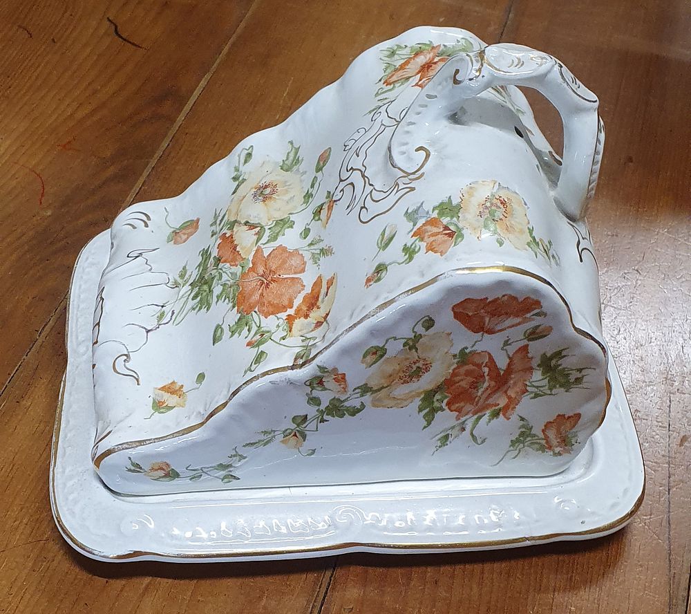 Lot 226: Antique Booths "Royal Semi Porcelain" Staffordshire cheese keeper decorative dish