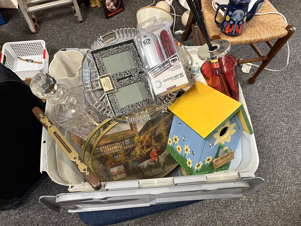 Lot 250: Boxed mixed lot