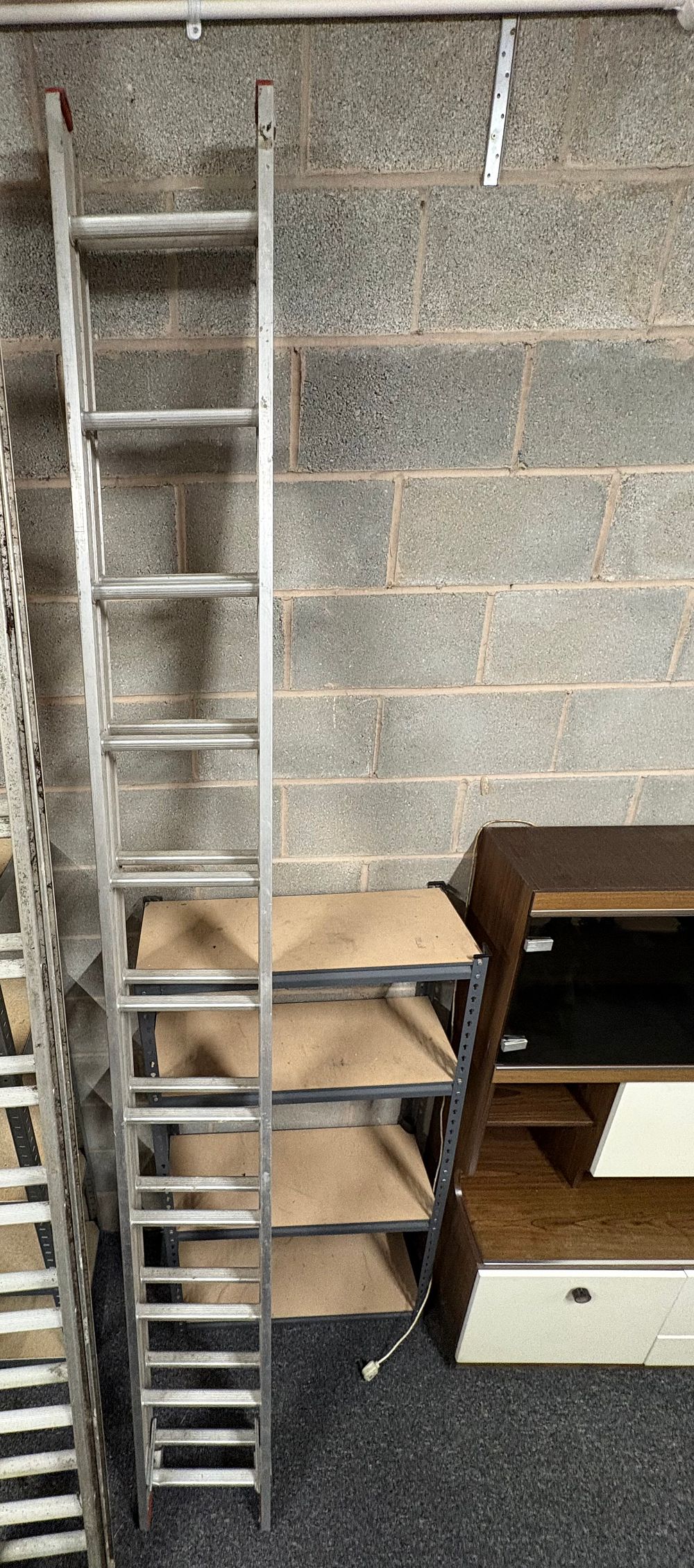 Lot 65b: Long Aluminium Extending Ladder . 11 rung each section
