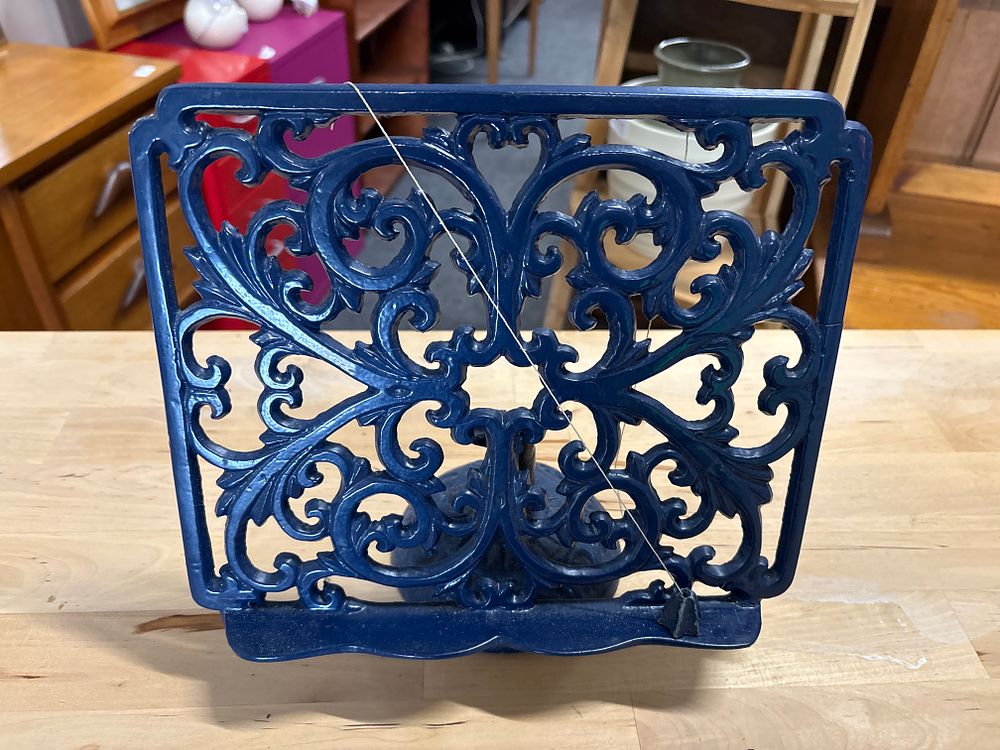 Lot 274: Cast Iron Book Stand