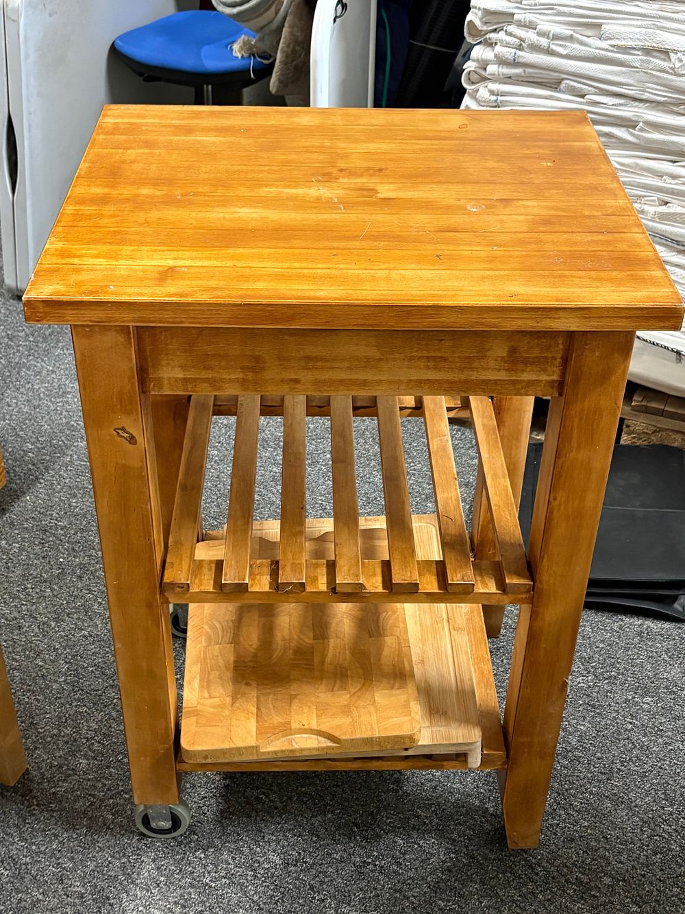 Lot 275: Kitchen Chopping Station / Trolley