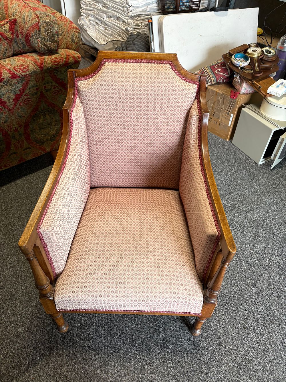 Lot 279: Edwardian Salon Chair