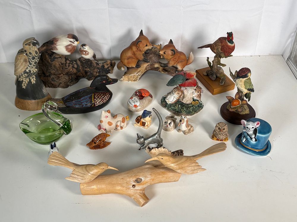 Lot 156: Animal Ornaments , some nice quality and vintage