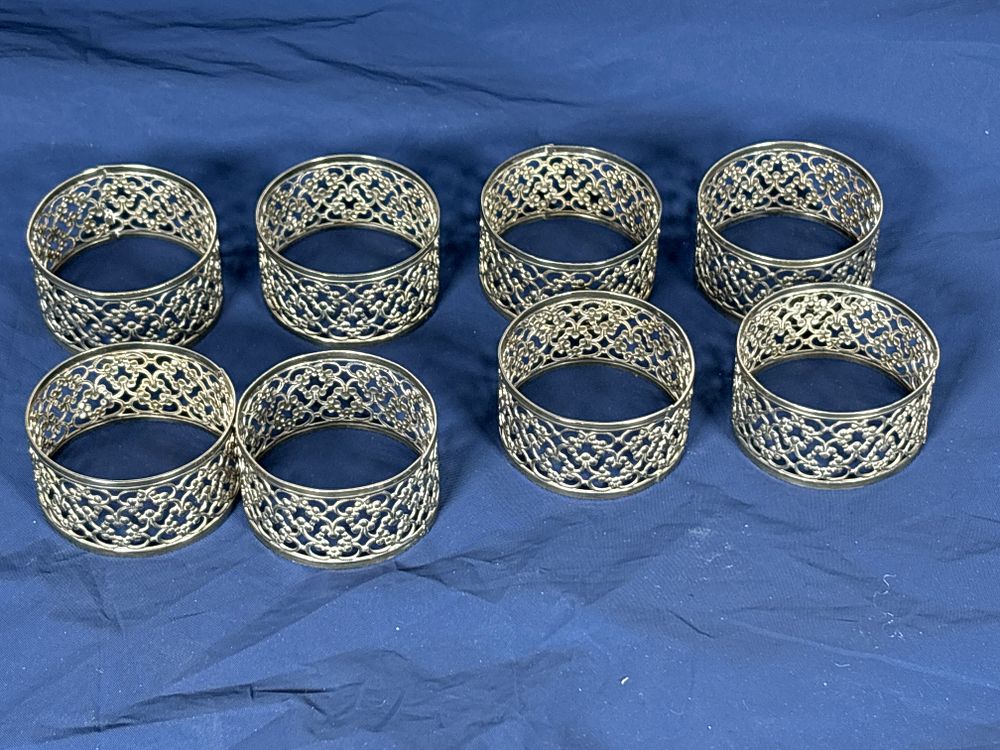 Lot 201: 8 Napkin Rings